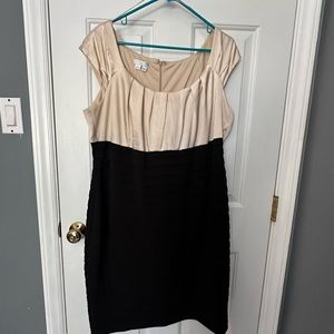 London Times Champagne and Black Fitted Cocktail Dress